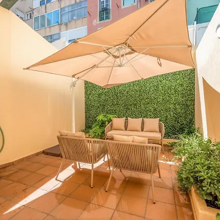 דירה Guestready - Charming With A Garden ליסבון